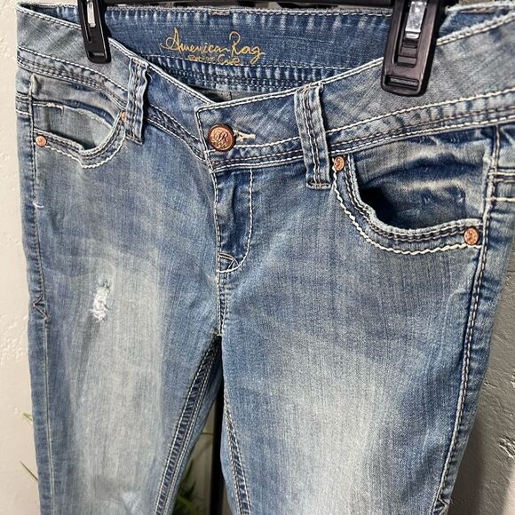 American Rag Boot Cut Jeans with Distressed Denim Size 9 - Picture 11 of 14